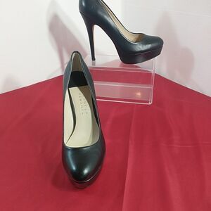 BARNEYS NEW YORK Women's SZ 8 Black Leather Stiletto Pumps Shoes .